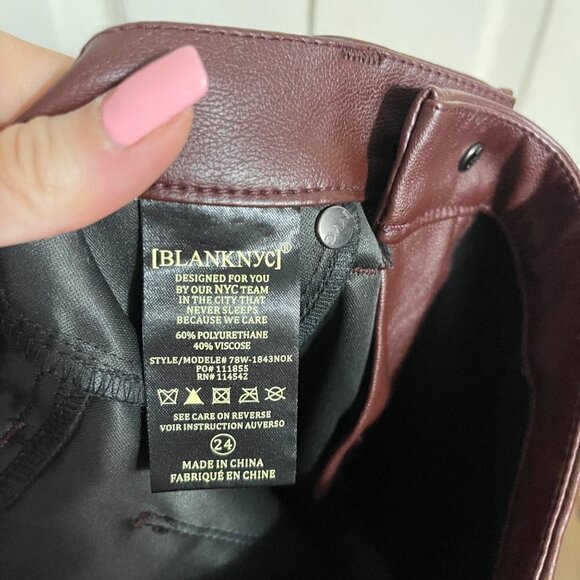 Blank NYC Women's NWT Burgundy Vegan Leather Mid Rise Skinny Pants Size 24 - Picture 6 of 9